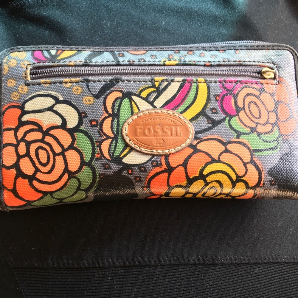 Fossil wallet